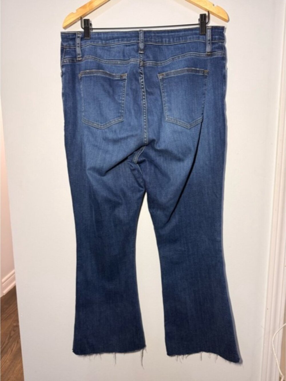 FRAME Le Crop mini boot cropped jeans size 32 - Picture 4 of 10